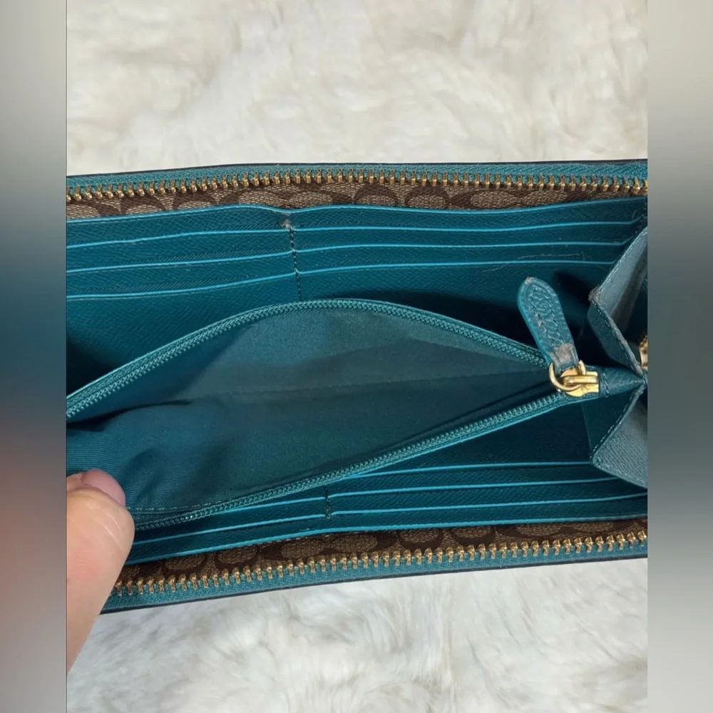 Coach teal leather long zippy wallet - Picture 4 of 9